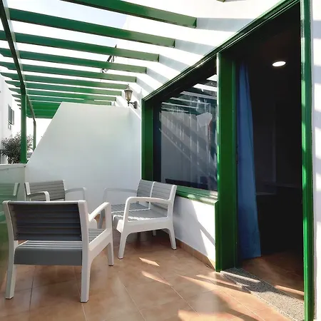 Salino Puerto Del Carmen * プエルト・デル・カルメン